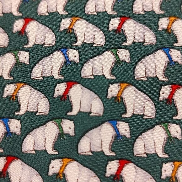 Brooks Brothers Green Silk Polar Bear Print Men's Necktie - Picture 7 of 8